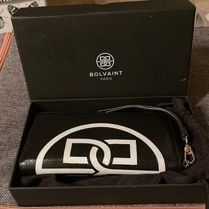 Bolvaint Paris leather wallet with white logo in the center✨100% authentic